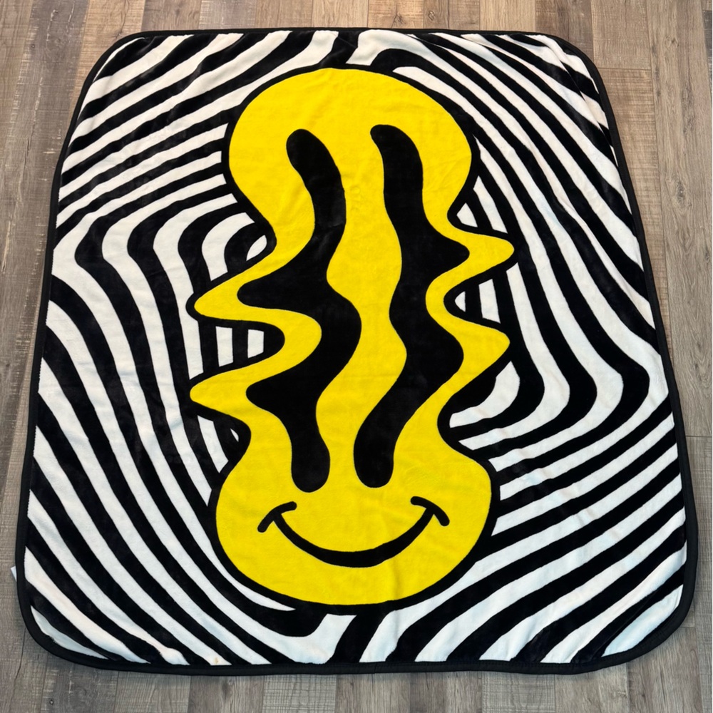 Trippin' Smileys Double-Sided Fleece Blanket